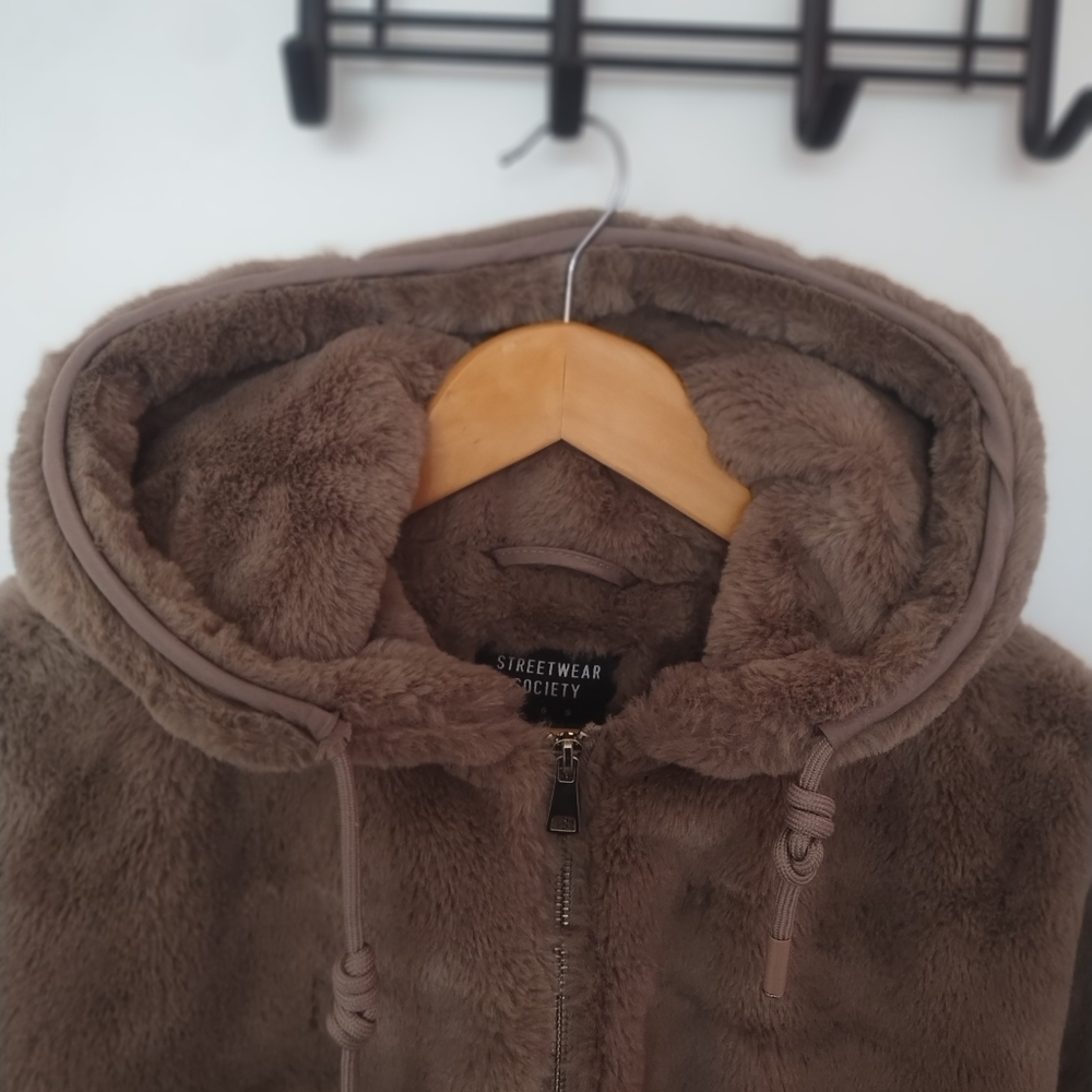 Streetwear Society crop top faux fur jacket